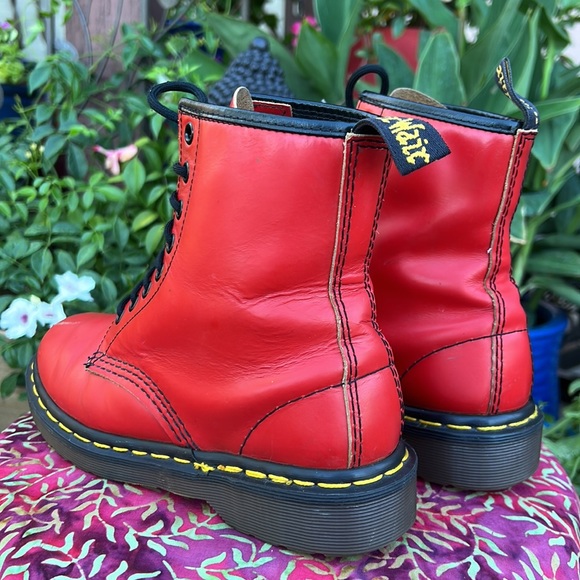 🏴󠁧󠁢󠁥󠁮󠁧󠁿 Dr. Martens MIE Vintage Smooth Red Leather 90’s Y2K Boots - Picture 4 of 17